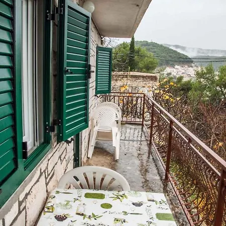 Apartamento In Pucisca/insel Brac 5972 *
